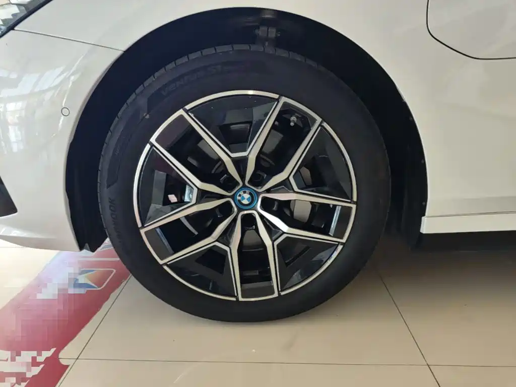 BMW i5 2025 2025 eDrive 35L M Sport Package