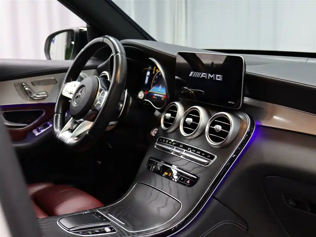 MERCEDES-BENZ GLC AMG