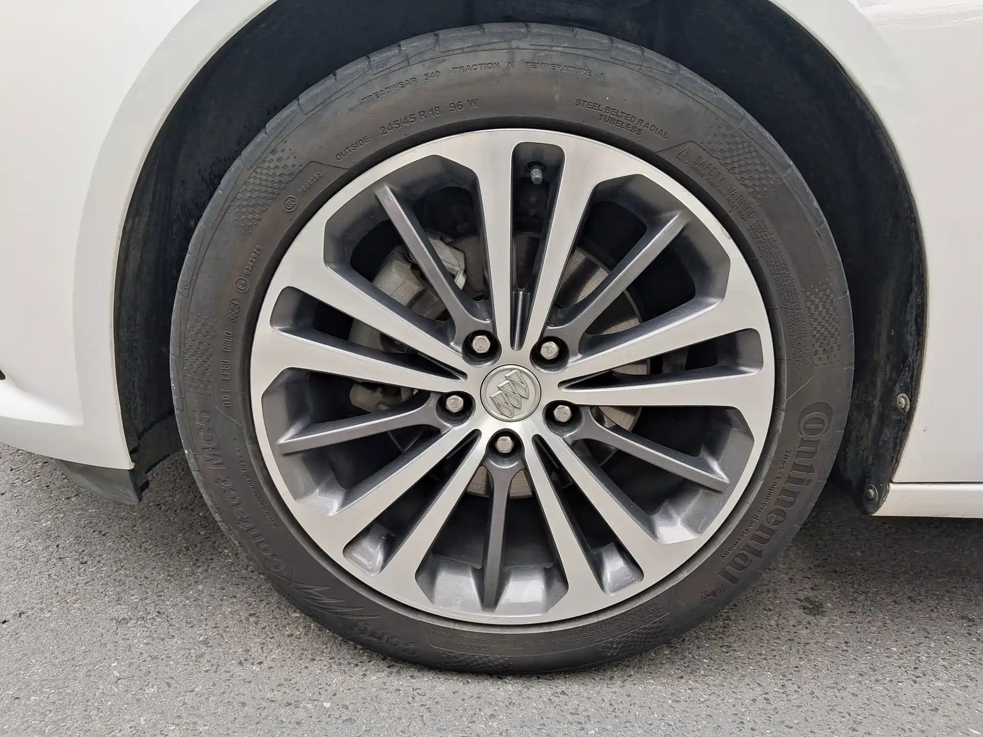 صورة 13 - Buick Regal