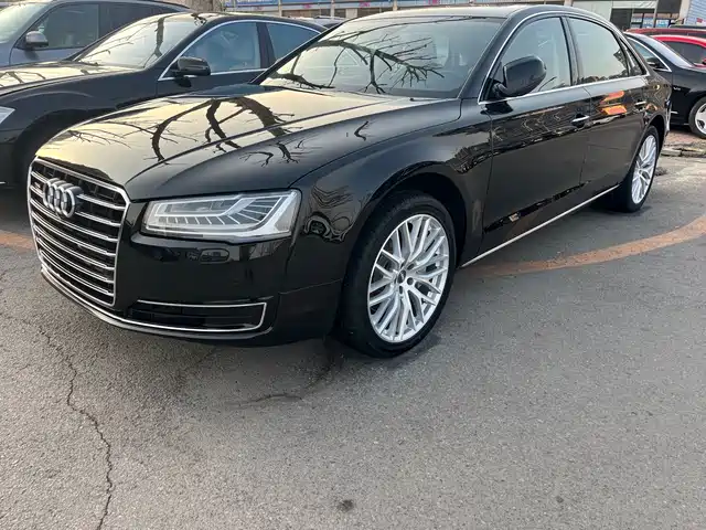 AUDI A8