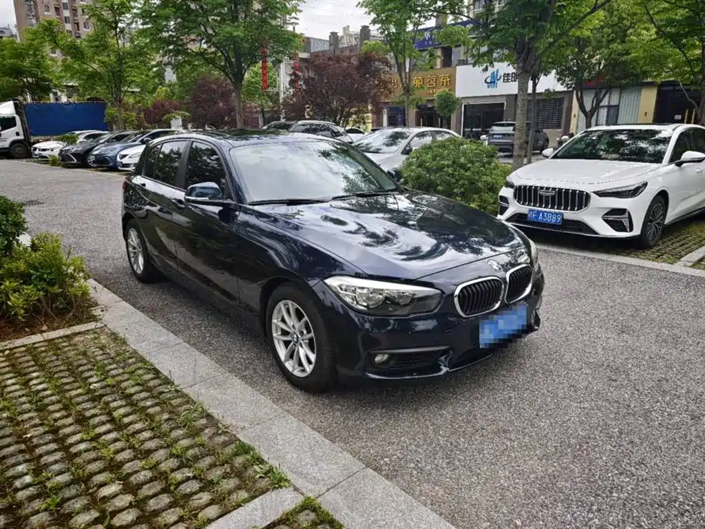 BMW 1 Series (Import) 2016 118i Leading фото 3