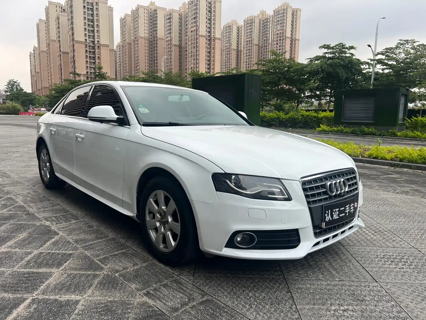 Audi A4L 2010 2.0 TFSI Comfort фото 2
