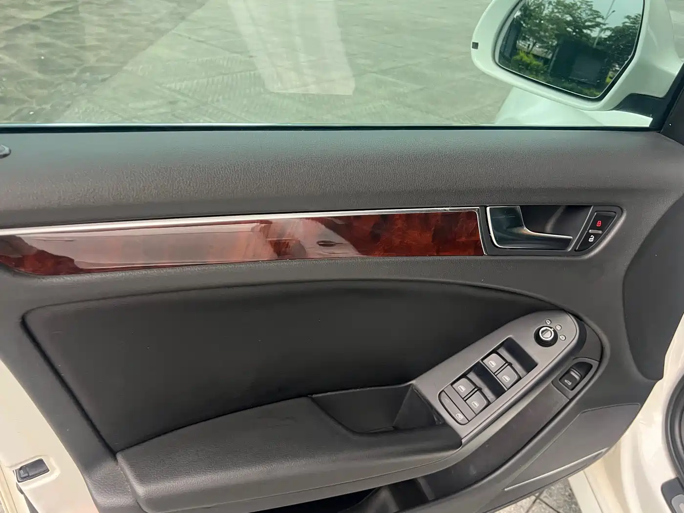 Audi A4L 2010 2.0 TFSI Comfort фото 29