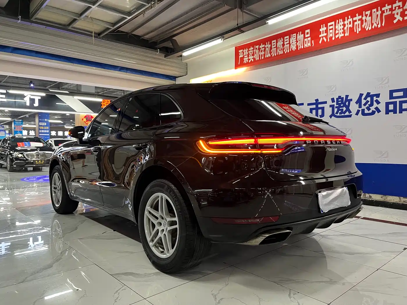 Porsche Macan 2018 Macan 2.0T фото 3