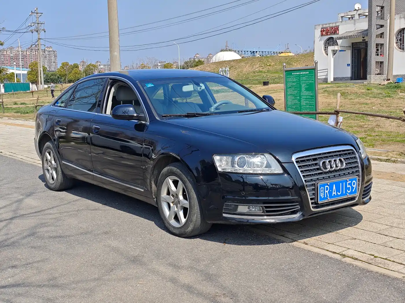 Audi A6L 2011 2.0 TFSI Automatic Comfort фото 3