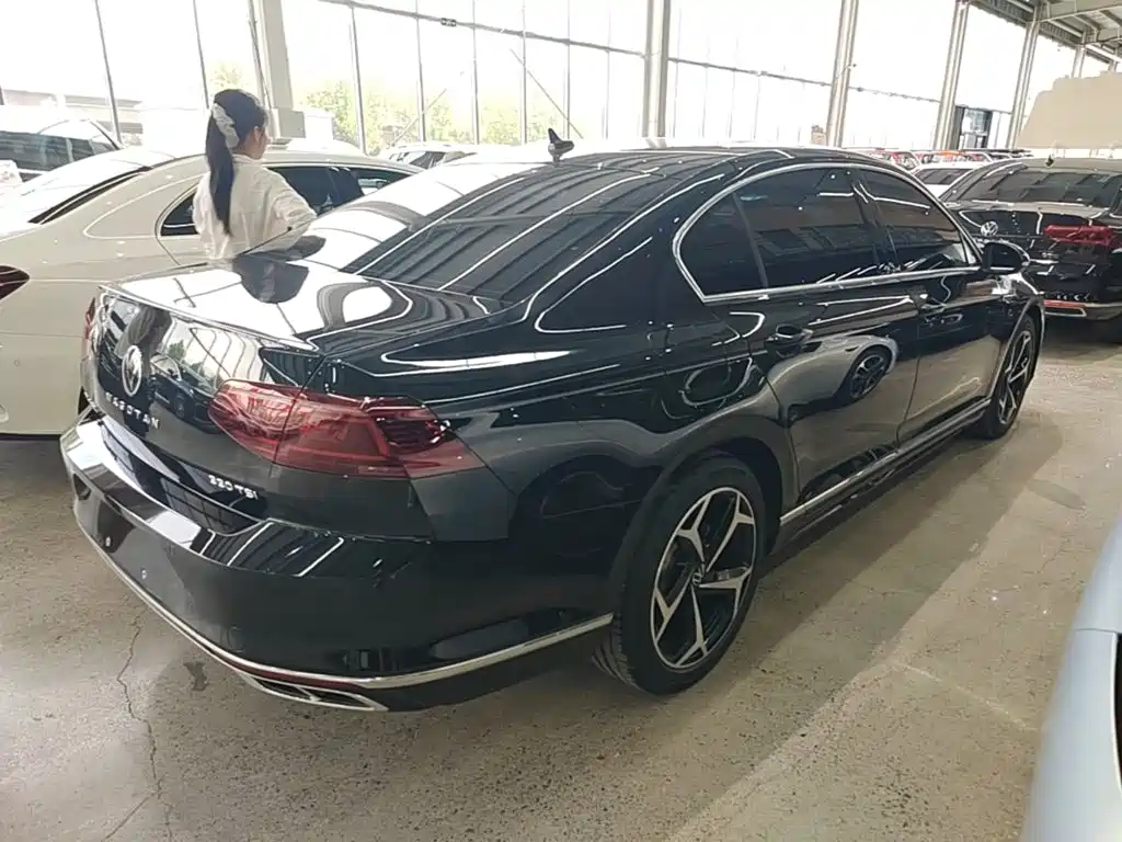 Фото 7 - Volkswagen Magotan
