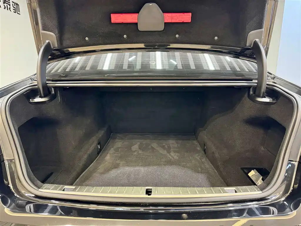 BMW 7 Series 2019 730Li Luxury Package фото 12