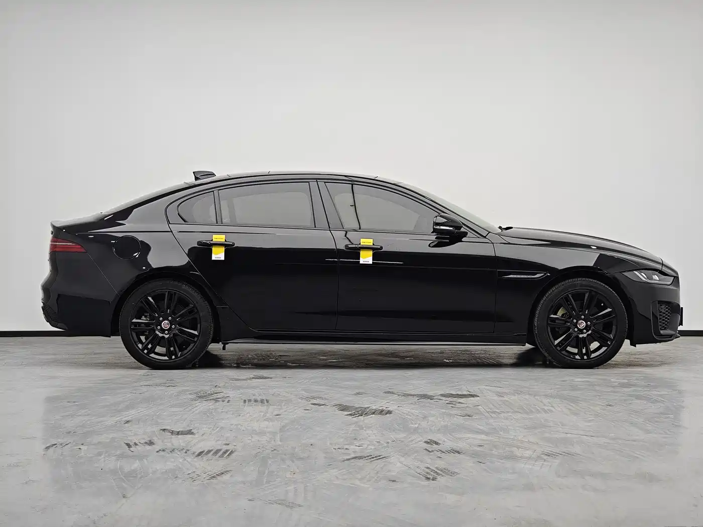 Jaguar XEL 2021 2.0T 250PS Gloss Black Sport Edition фото 18