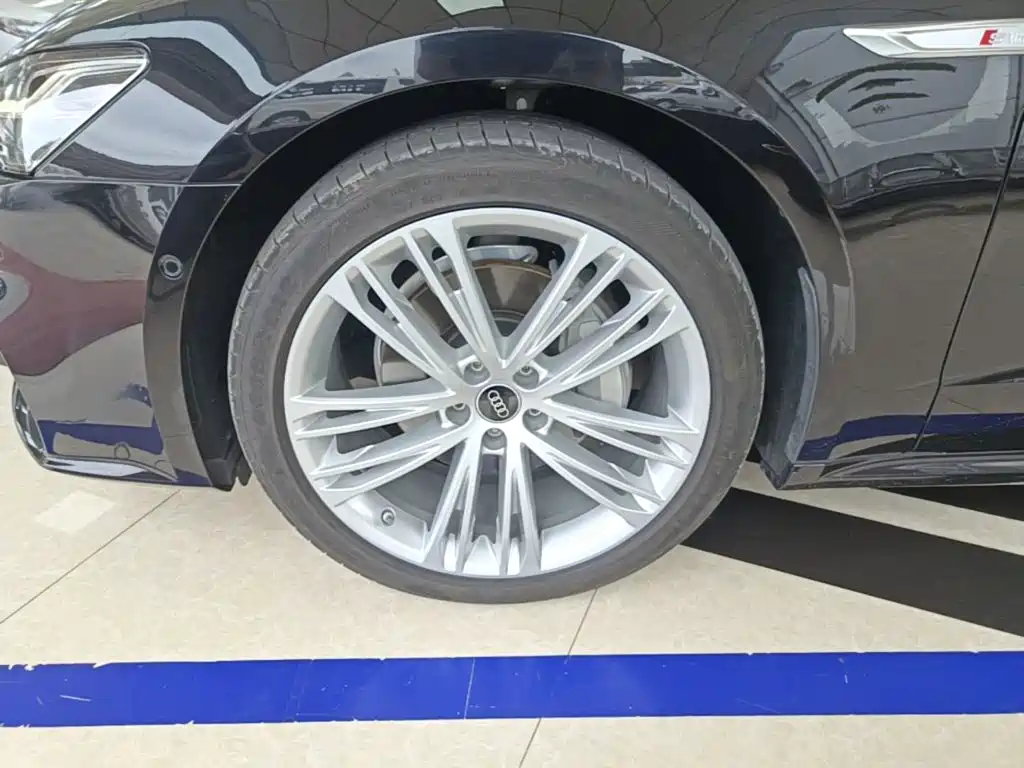 Audi A7L 2025 2024 45 TFSI quattro Premium Luxury