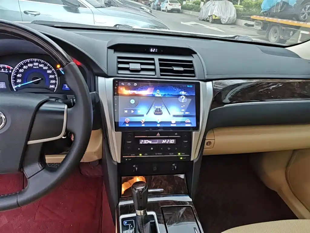 Toyota Camry 2016 2.0G 10th Anniversary Leading Edition фото 13