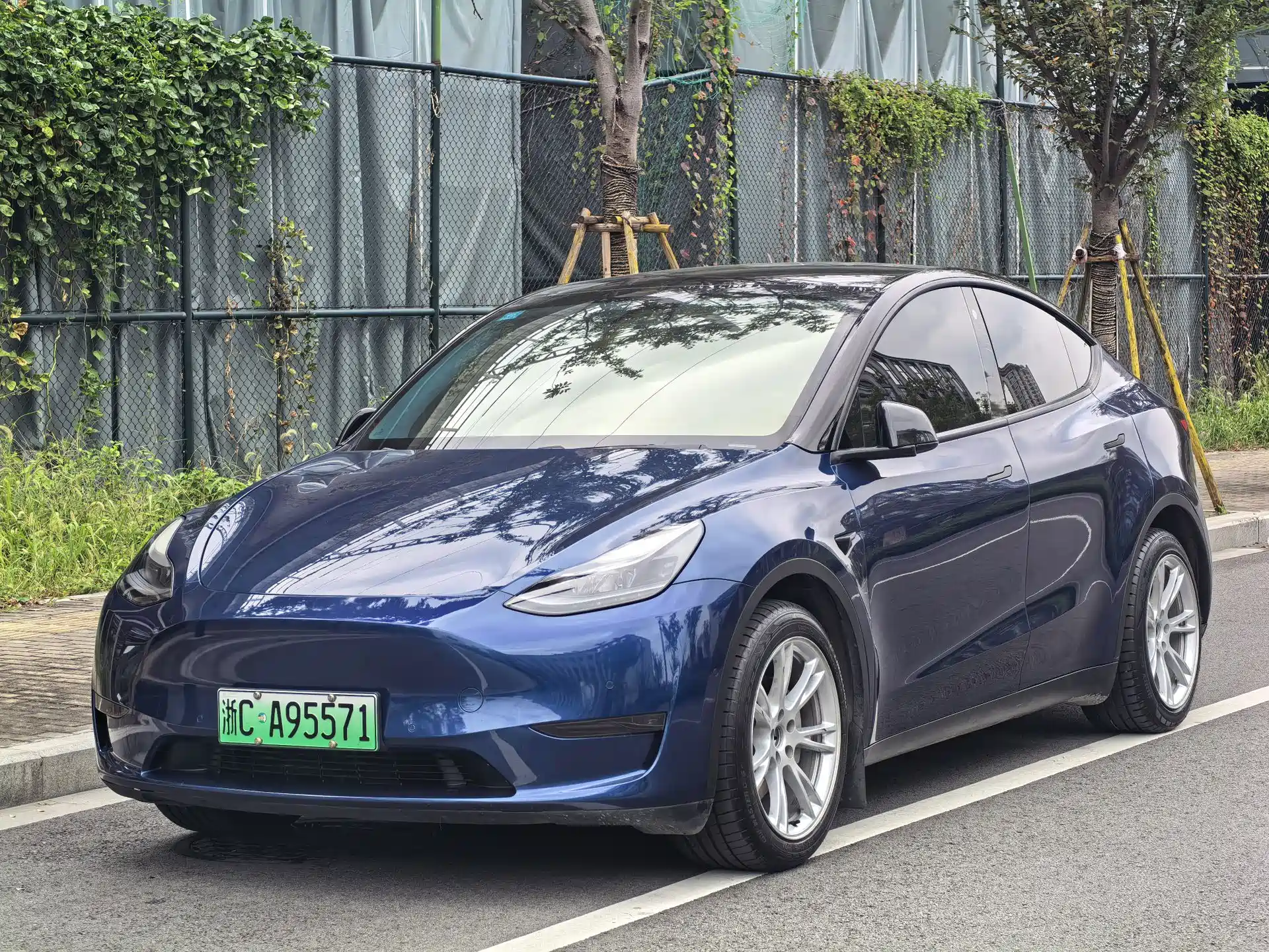 Фото 2 - Tesla Model Y