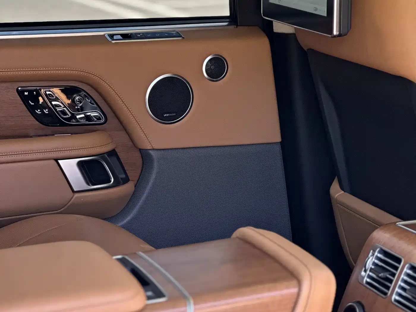 Фото 9 - Land Rover Range Rover