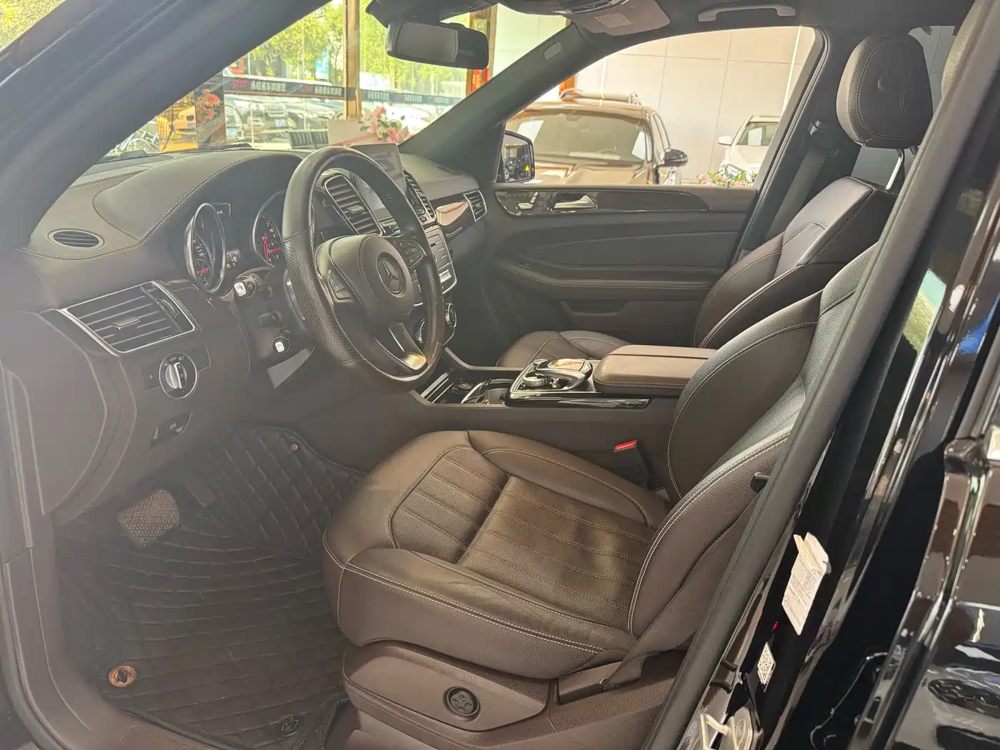 Mercedes-Benz GLS 2018 GLS 400 4MATIC Luxury фото 4