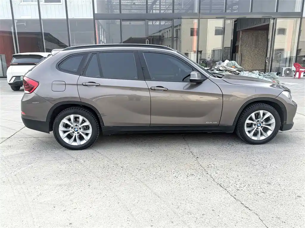 BMW X1 2013 sDrive18i Fashion фото 4