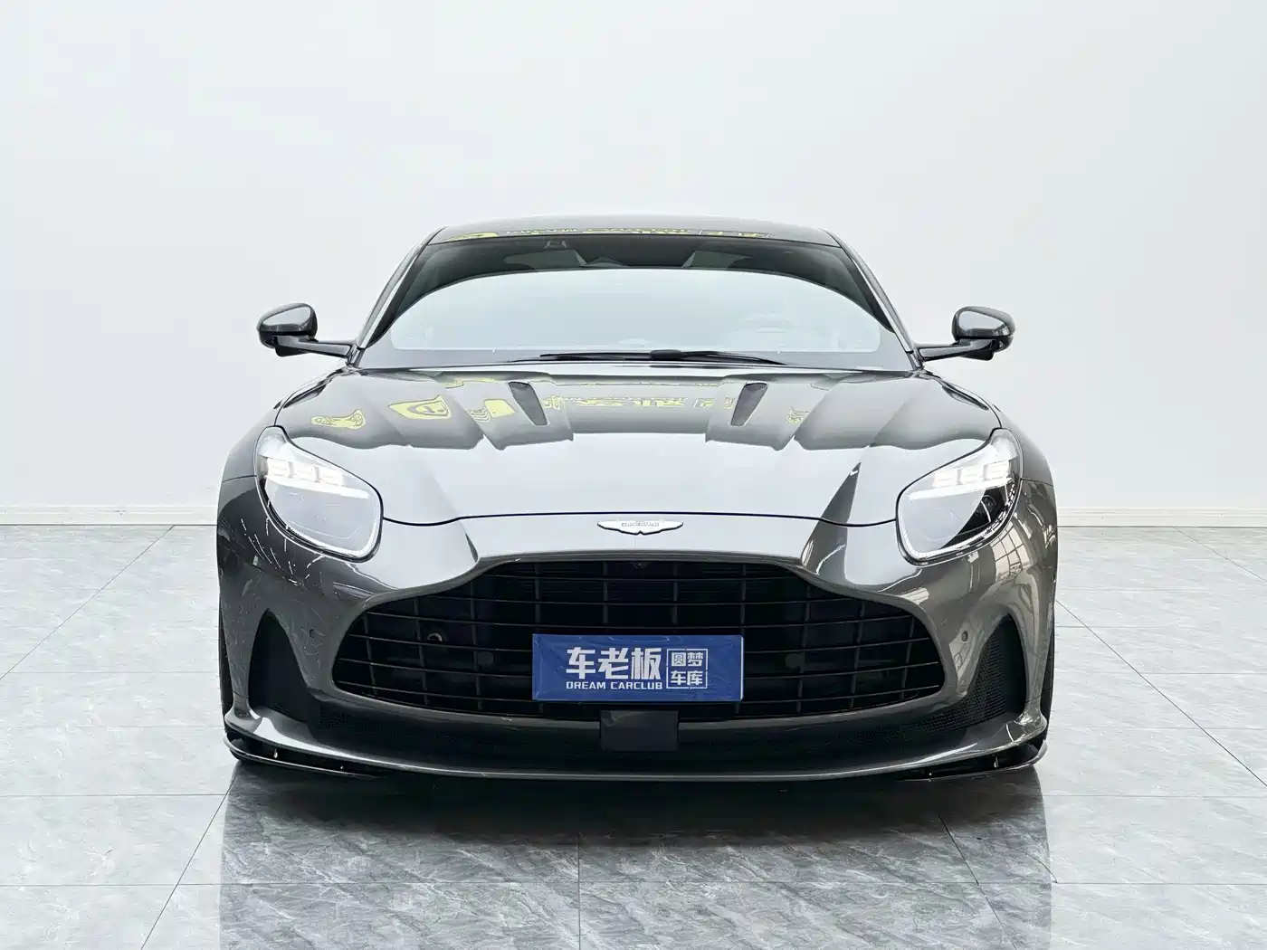 Aston Martin DB12 2024 2025 4.0T V8 Coupe