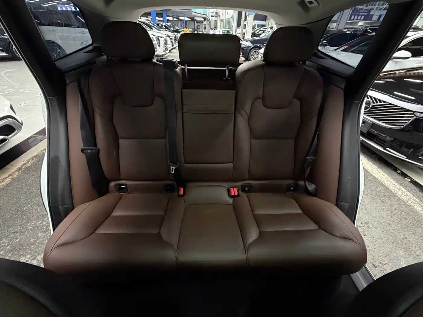 Фото 24 - Volvo XC60