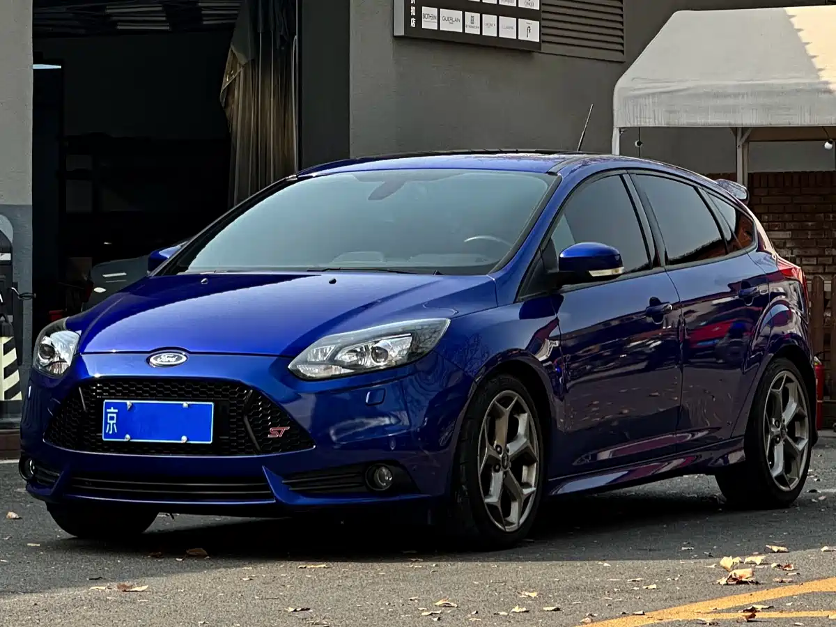 Ford Focus (Import) 2013 2.0T ST Standard Edition фото 12