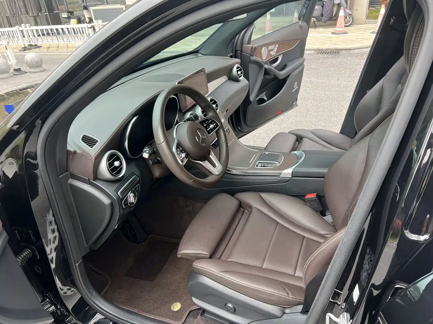 Mercedes-Benz GLC 2020 Facelift GLC 300 L 4MATIC Dynamic фото 9