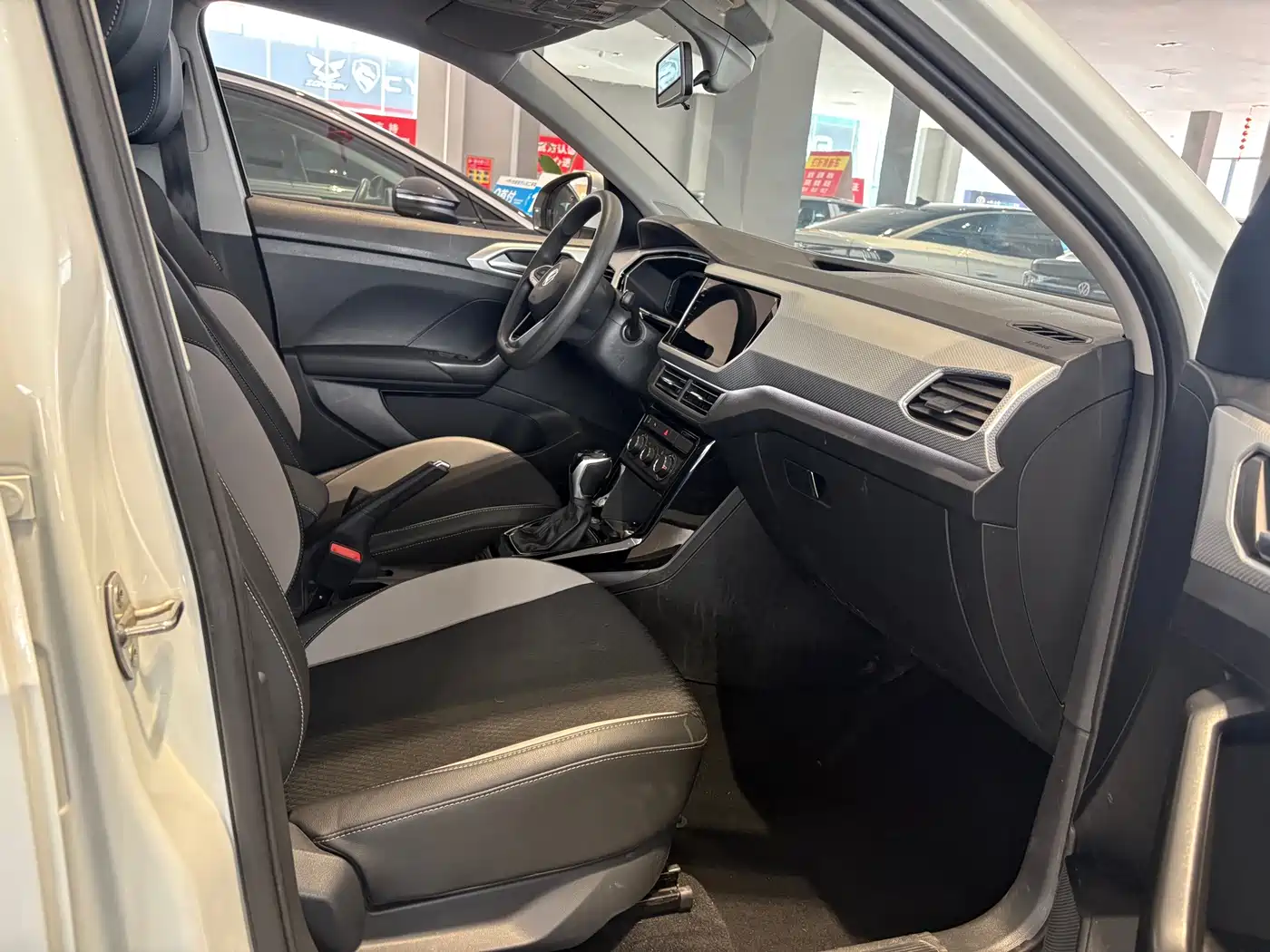 Volkswagen Tacqua 2024 2023 Model 200TSI DSG Joy Smart Connect Edition