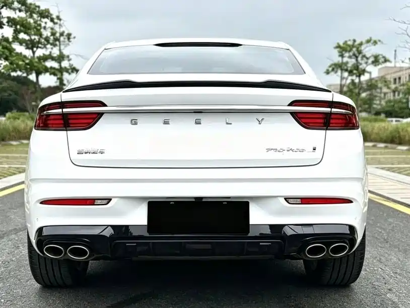 Фото 8 - Geely Preface