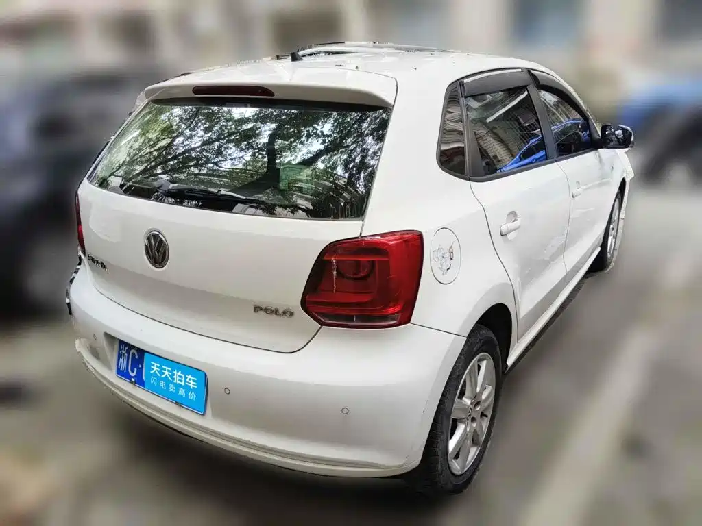 Фото 2 - Volkswagen Polo