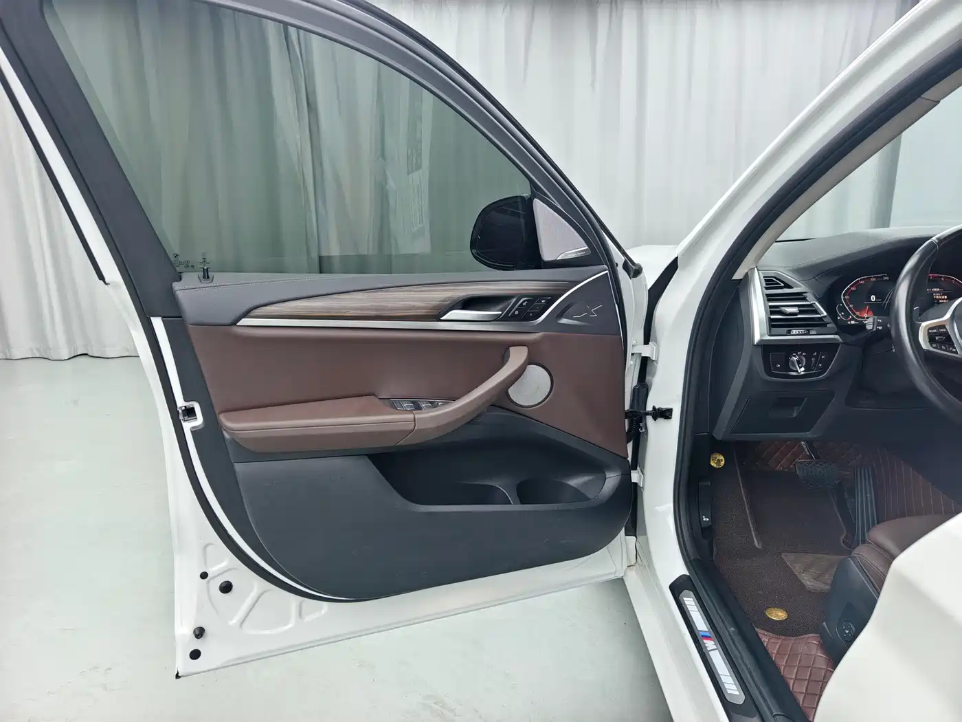 BMW X3 2022 Facelift xDrive30i Leading M Shadow Edition фото 7
