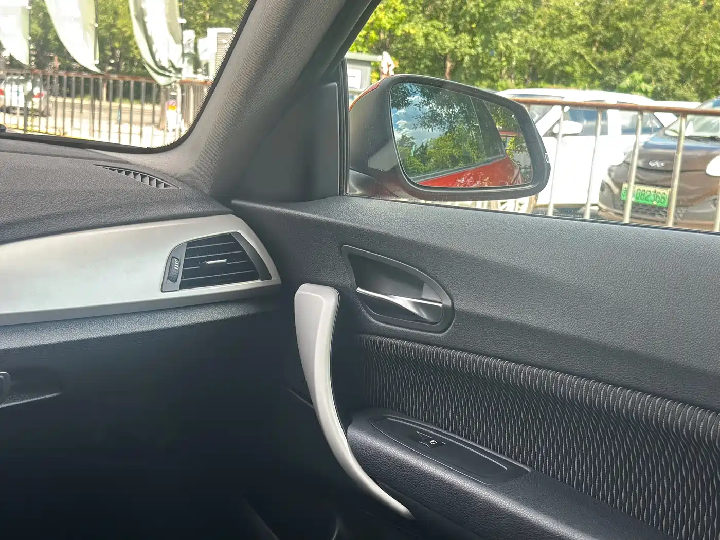 BMW 2 Series (Import) 2015 2014 220i Leading