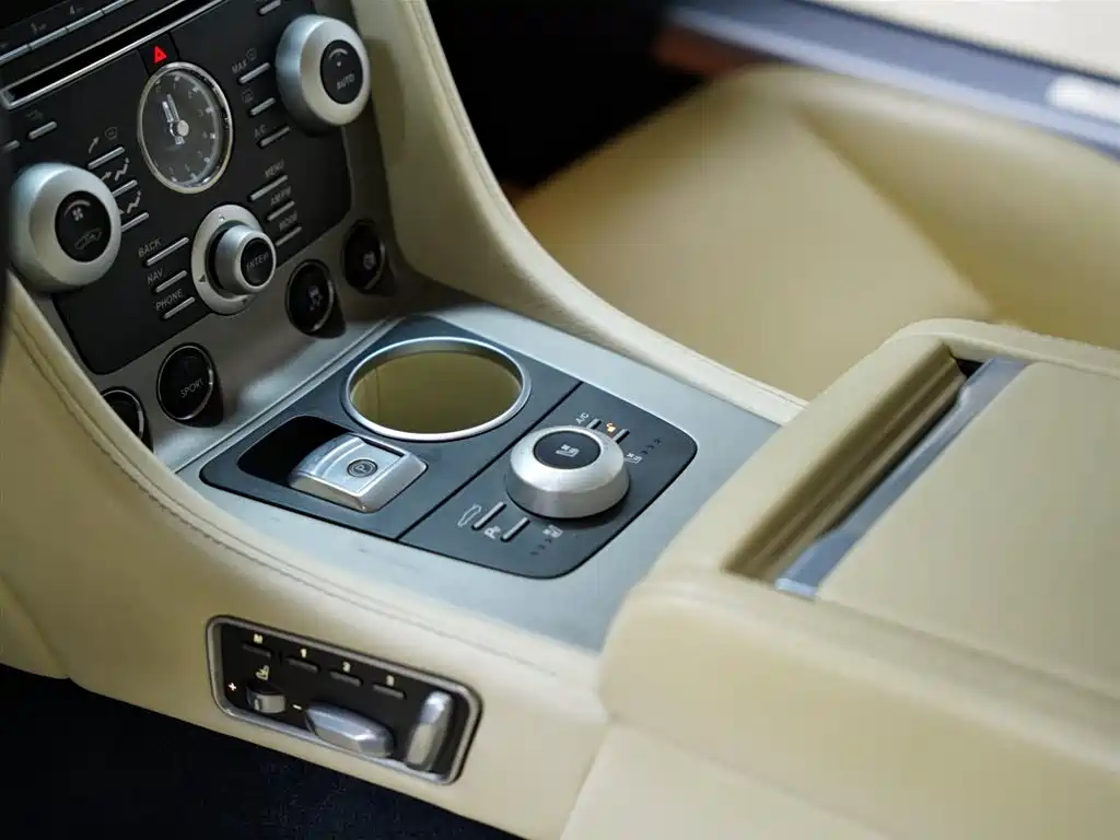 Aston Martin Rapide 2011 2010 6.0L
