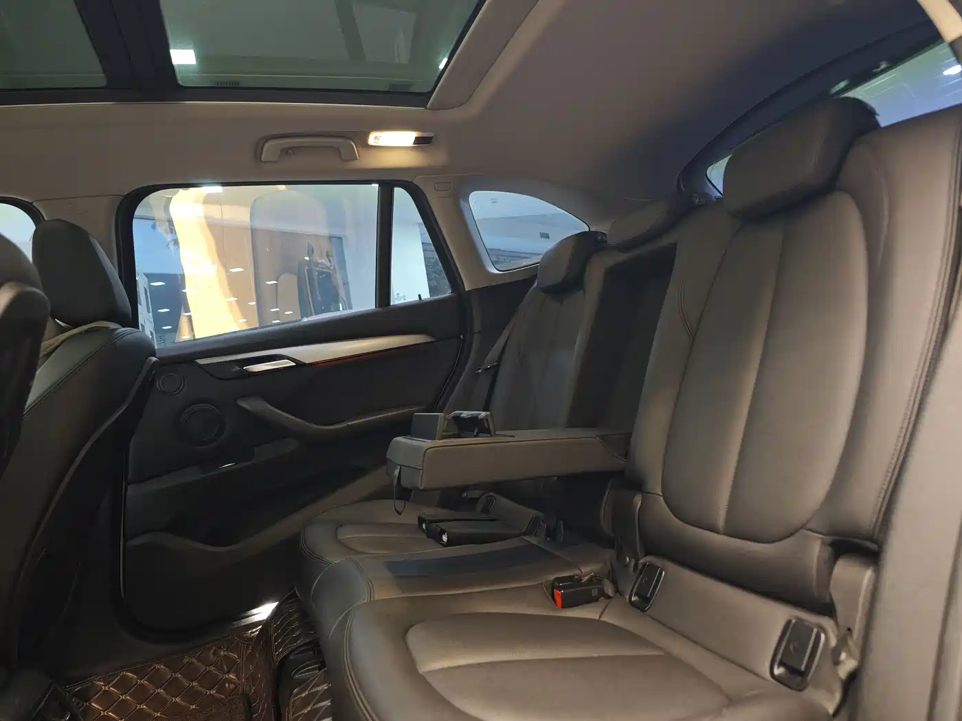 BMW X1 2019 sDrive18Li Fashion Model фото 24