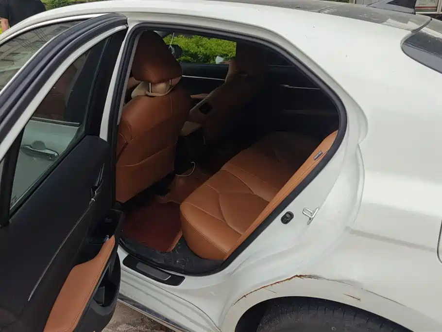 Toyota Camry 2023 2.5G Luxury Edition фото 11