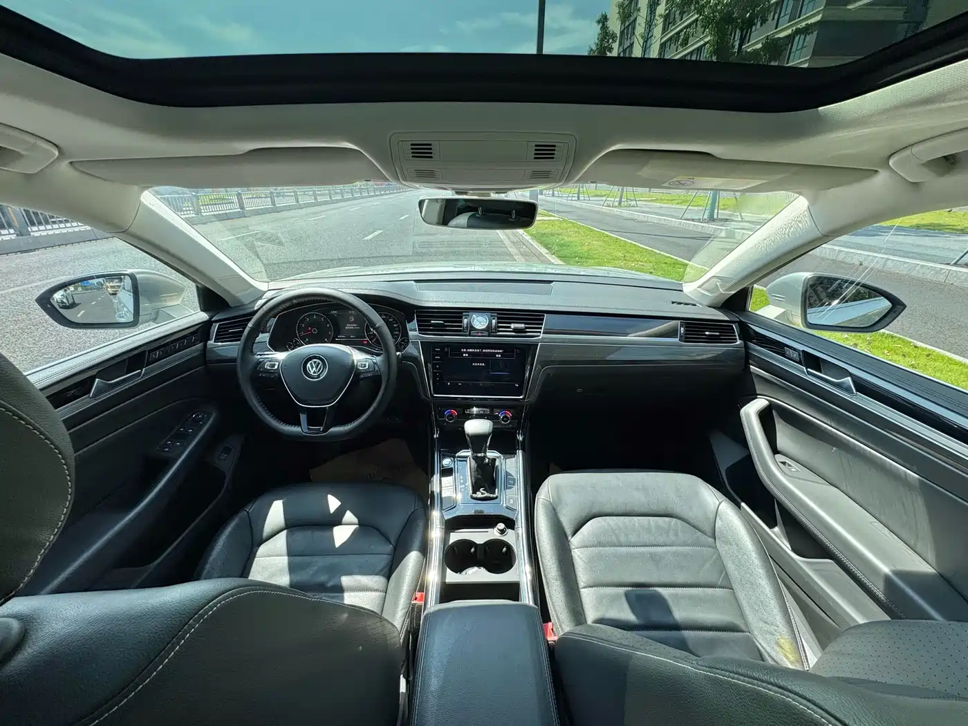 Volkswagen Phideon 2018 Facelift 380TSI FWD Business фото 5