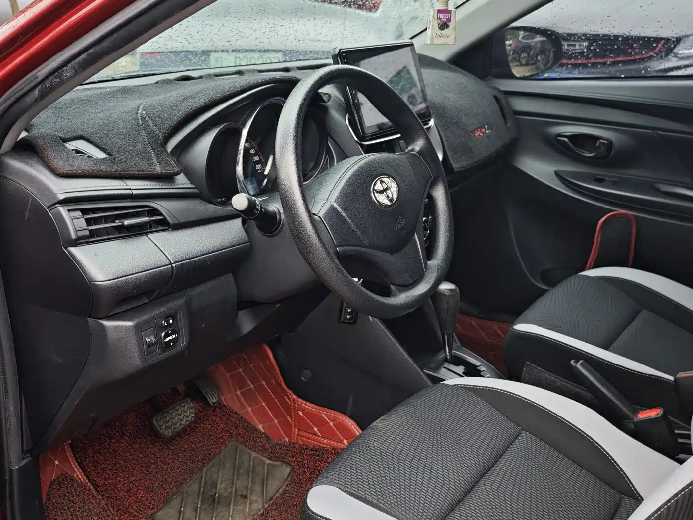 Toyota YARiS L Zhi Xuan 2021 1.5L CVT Leading Edition фото 6