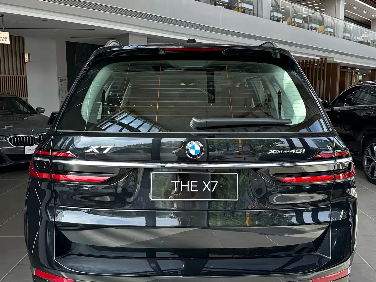 BMW X7 2025 xDrive40i Leading Luxury Package фото 7