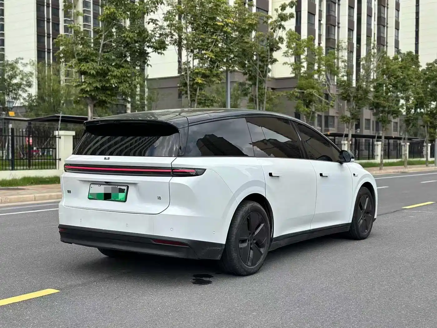 Li Auto Li i8 2026 2025 Standard Edition