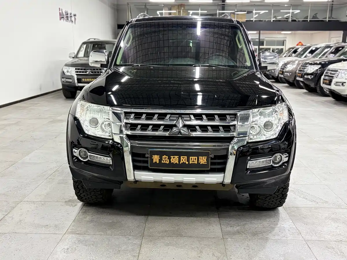 صورة 1 - Mitsubishi Pajero (Import)