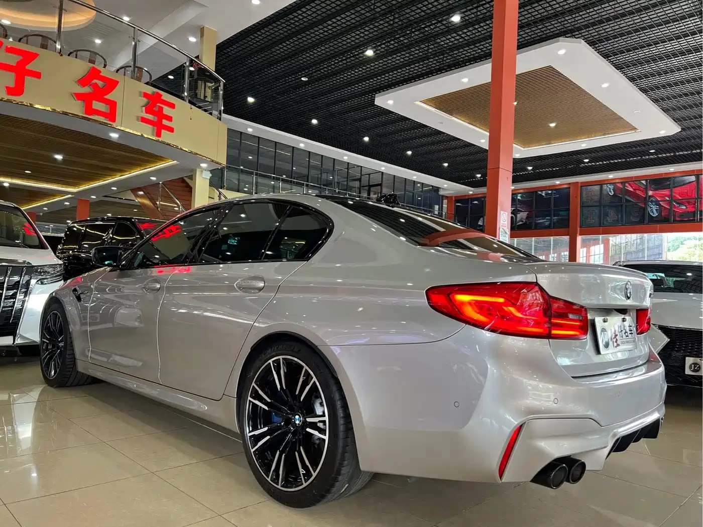 BMW M5 2019 2018 M5