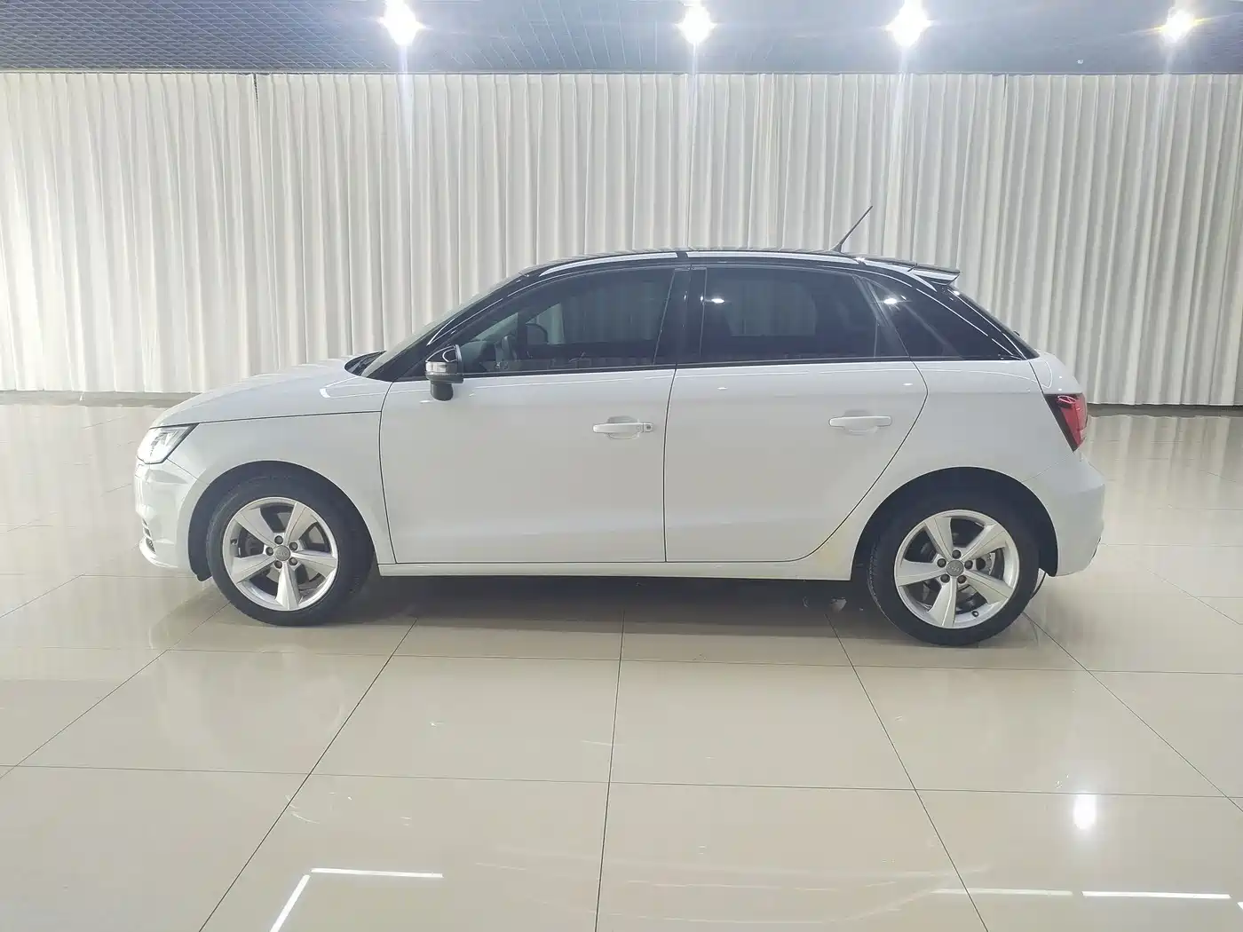 Audi A1 2016 2016 30 TFSI Sportback Design Style Edition