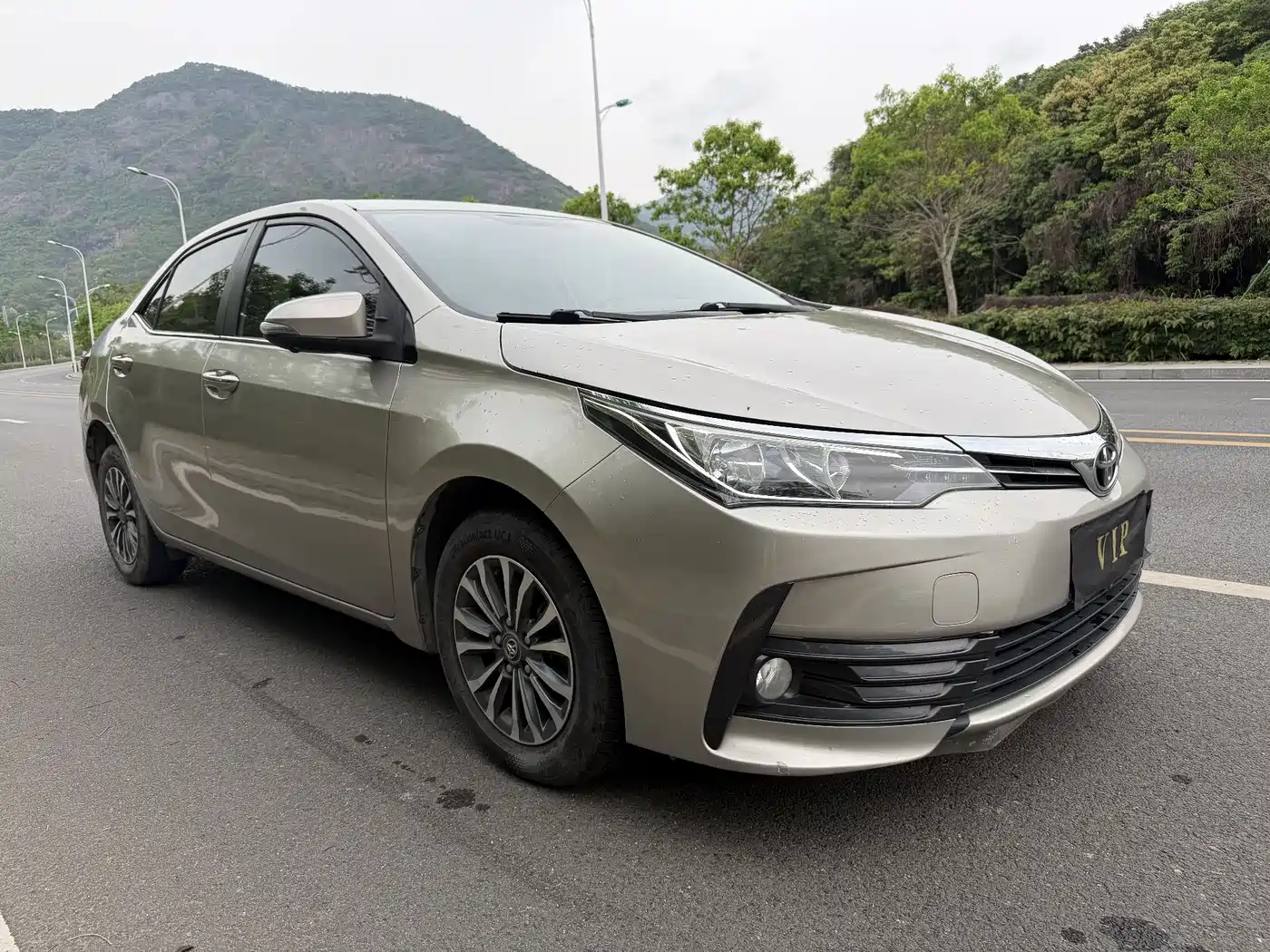 Toyota Corolla 2017 Facelift 1.2T S-CVT GL фото 3