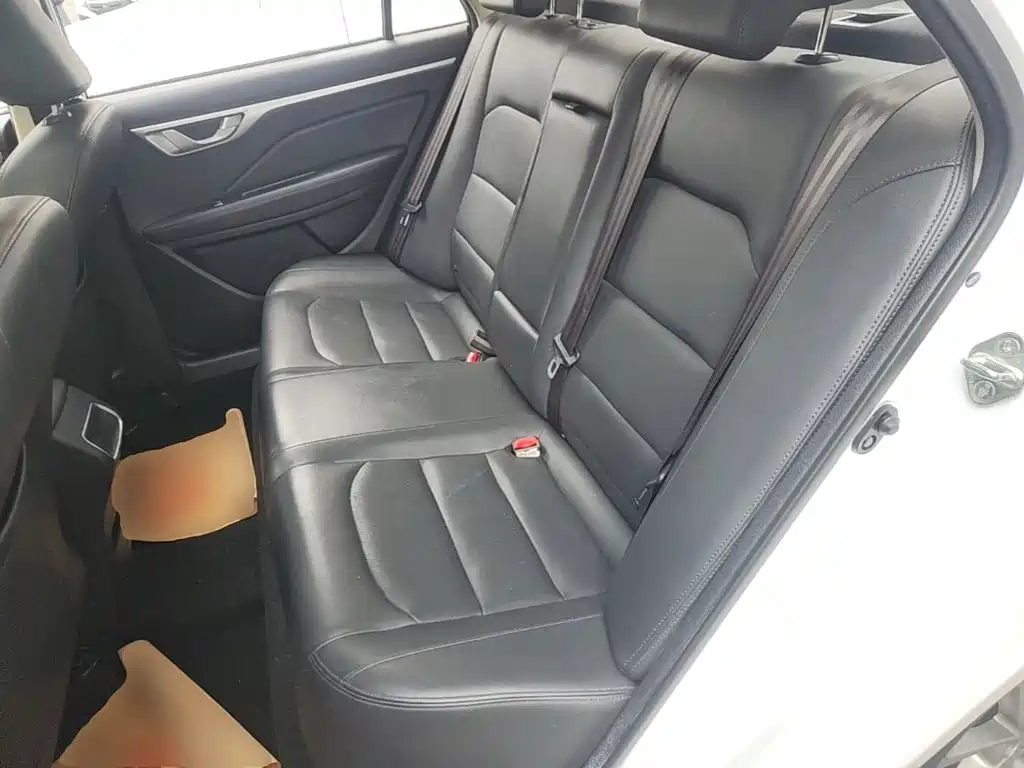 Фото 17 - Geely Vision