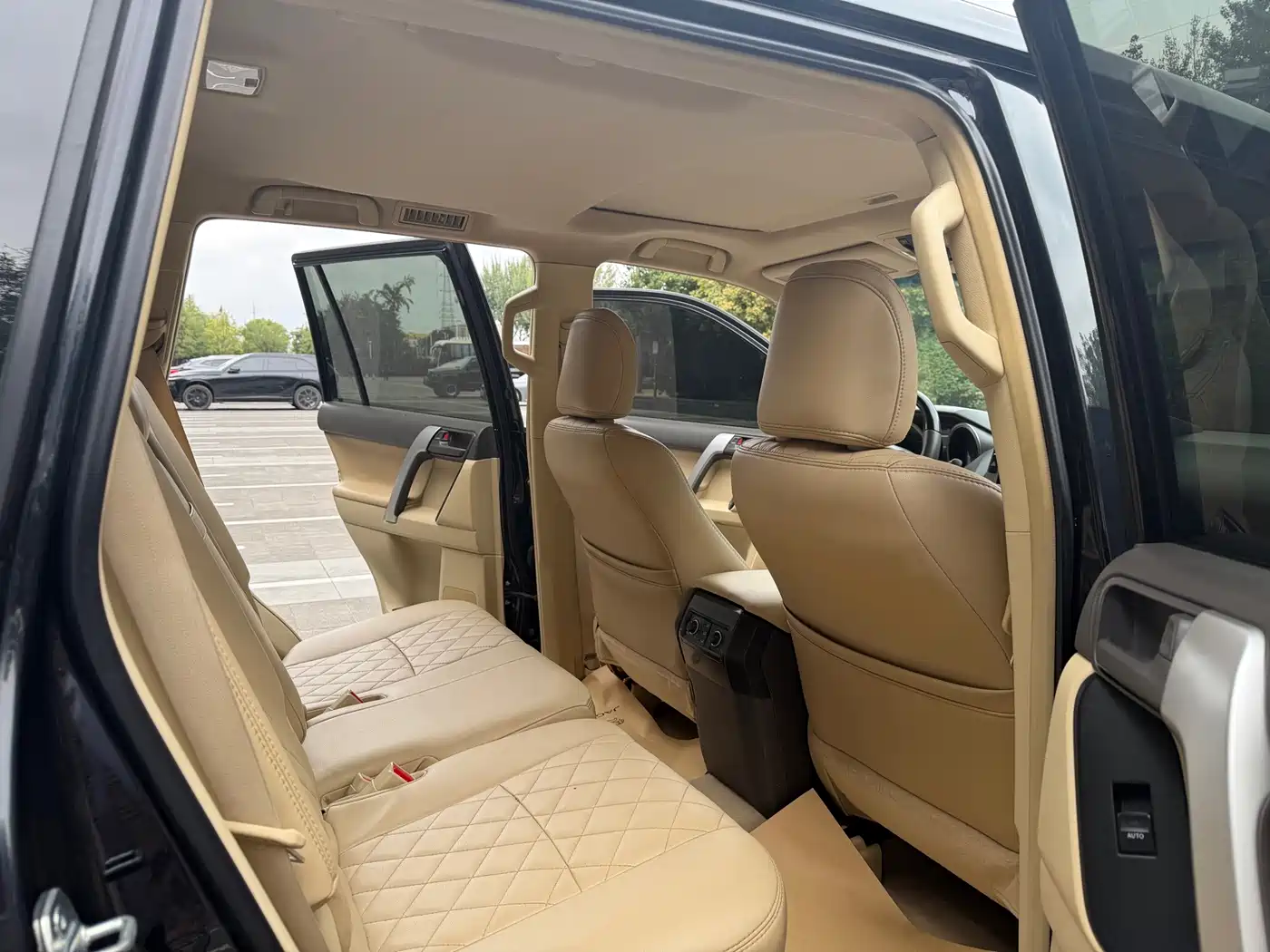صورة 13 - Toyota Prado (Import)