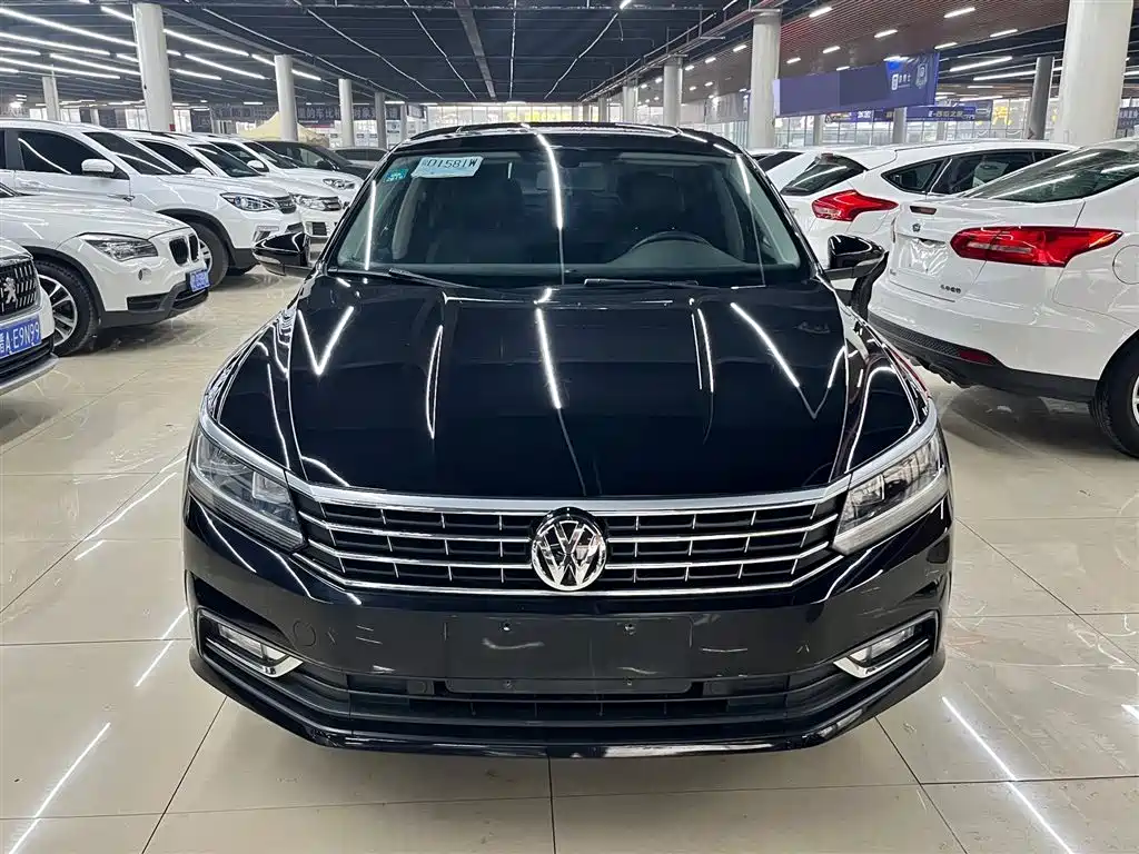 Volkswagen Passat 2017 330TSI DSG Prestige фото 2