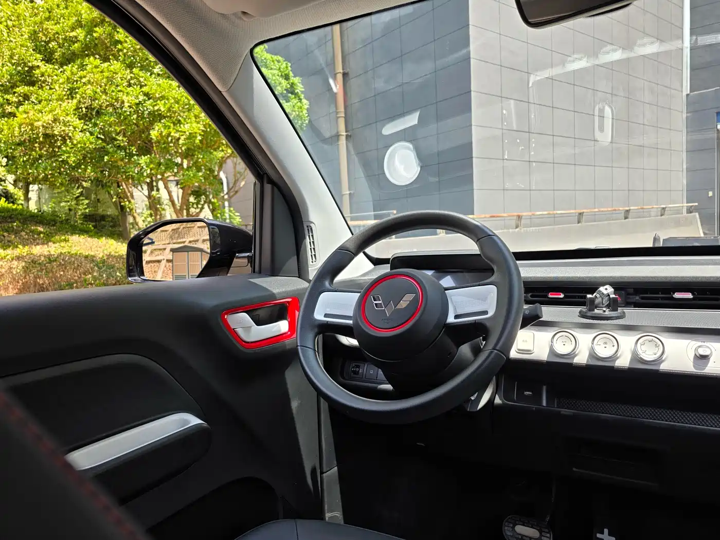 WULING AUTOMOBILE HONGGUANG MINIEV