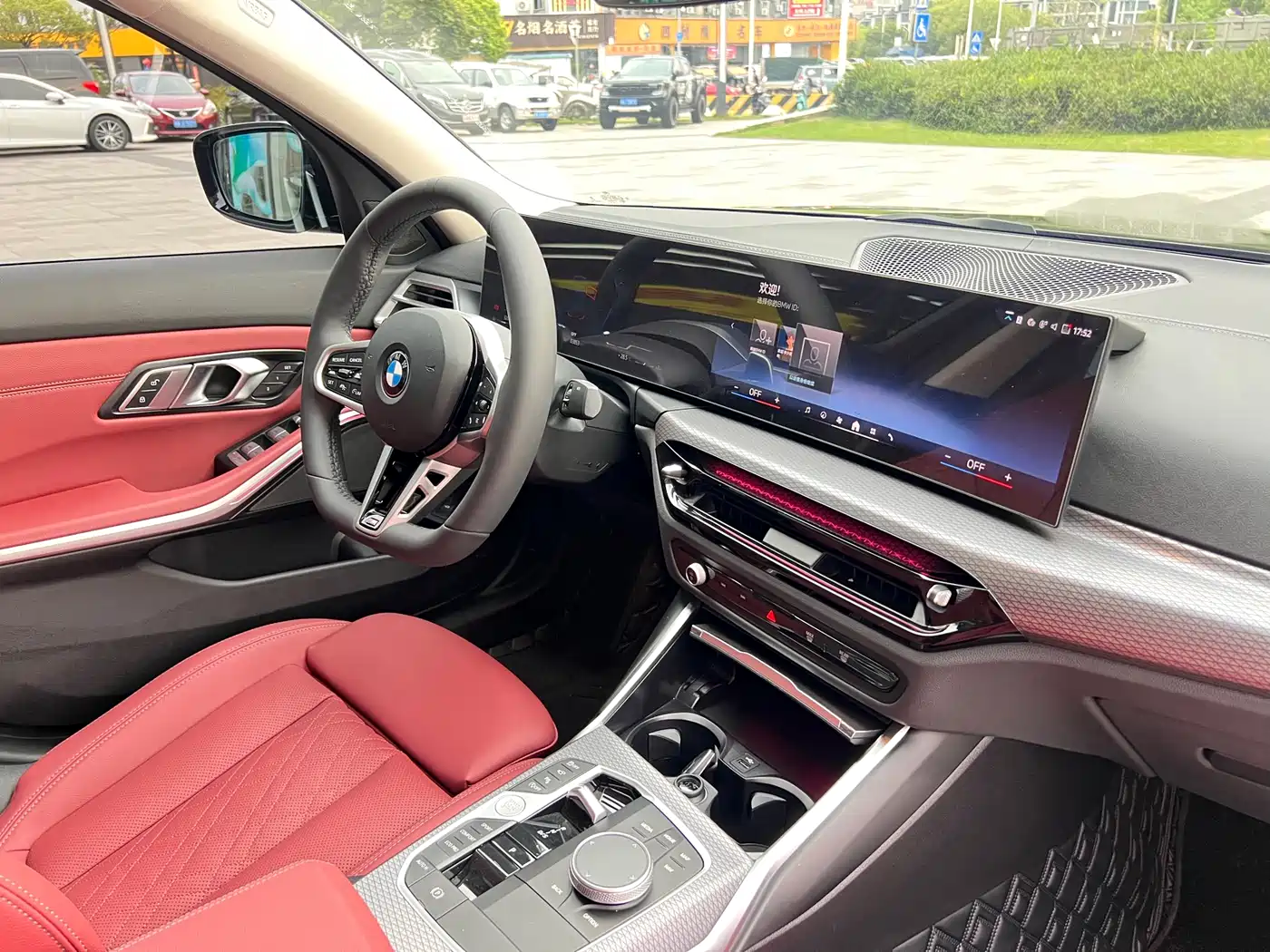 BMW 3 Series 2025 330Li M Sport Night Edition фото 15