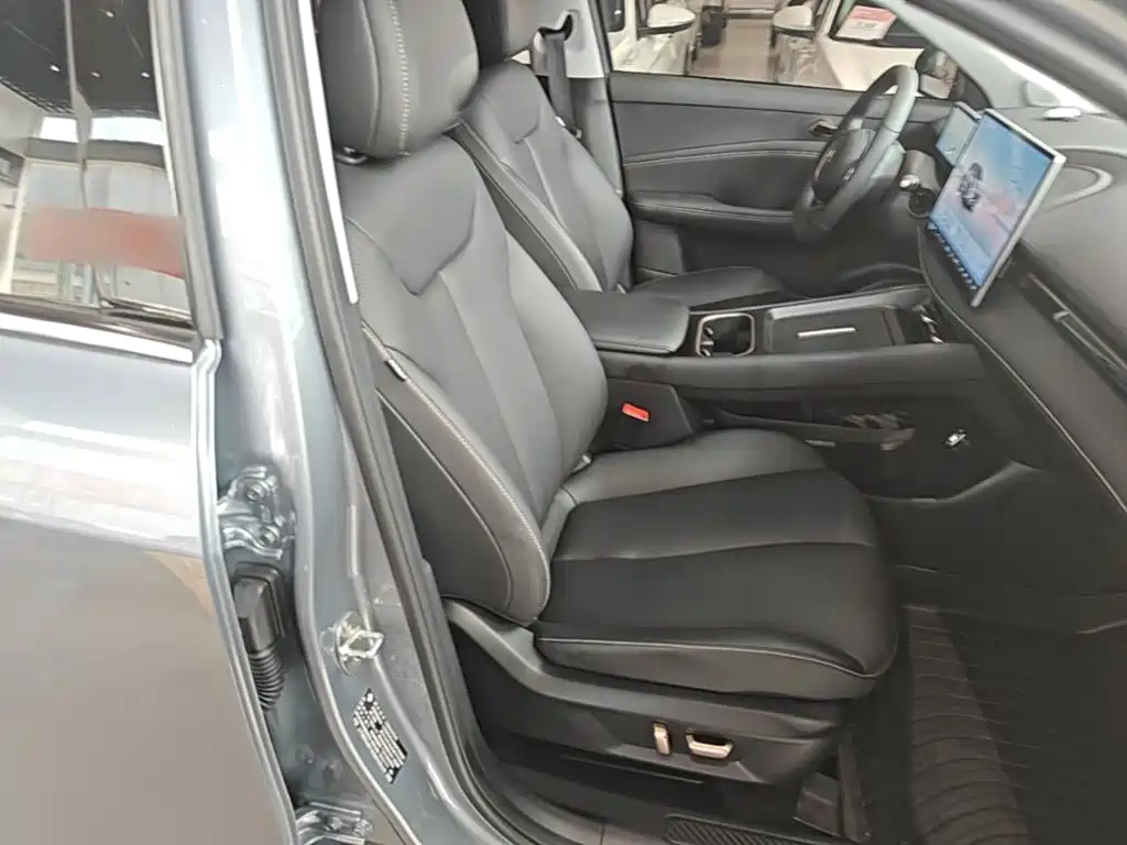 Photo 25 - Baojun Yunhai