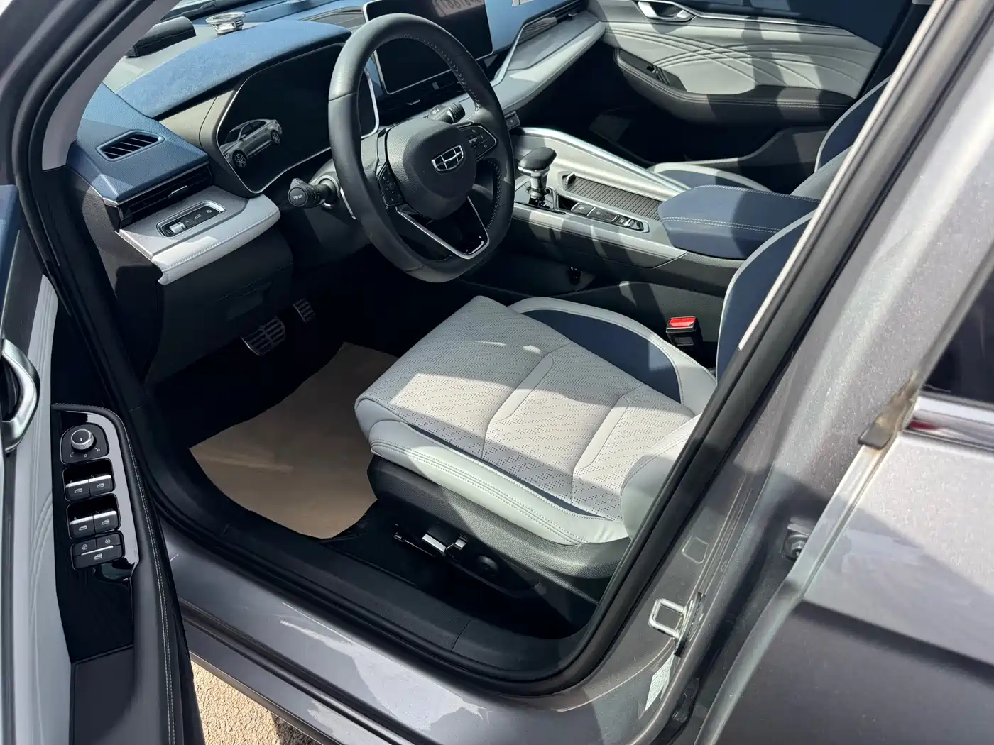 Фото 2 - Geely Preface