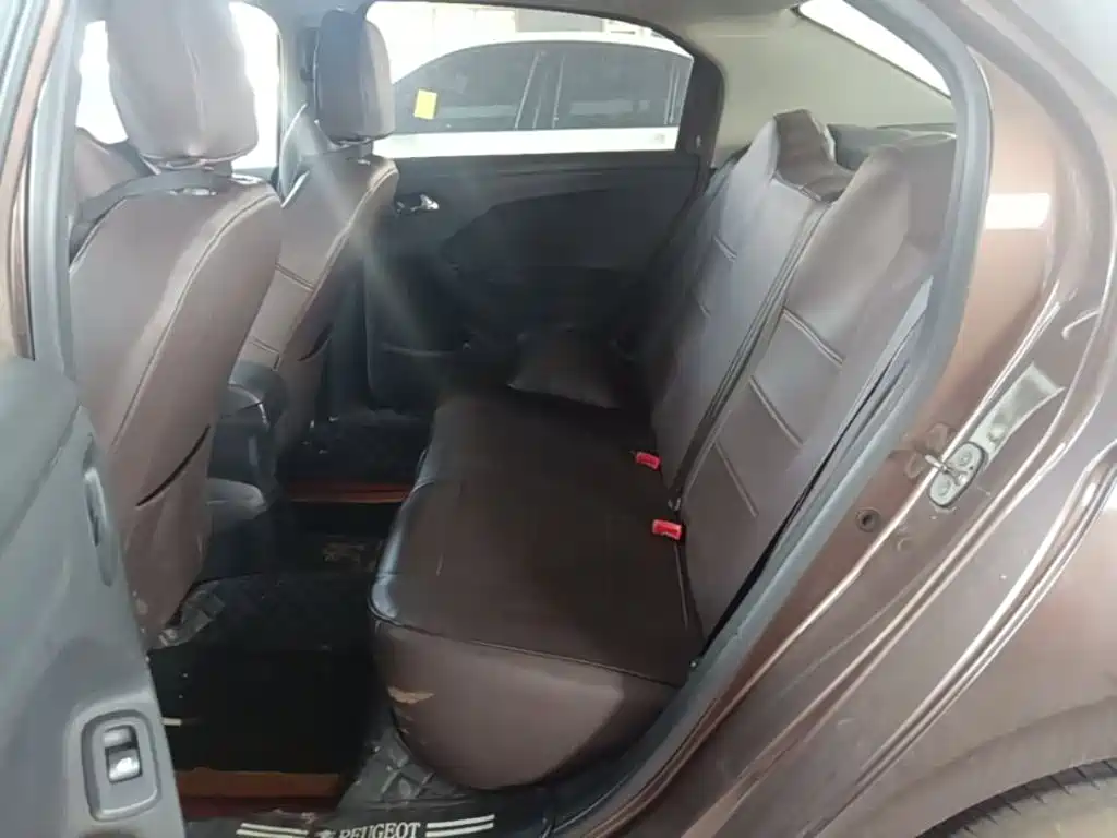Peugeot 301 2015 2014 1.6L Manual Comfort Edition