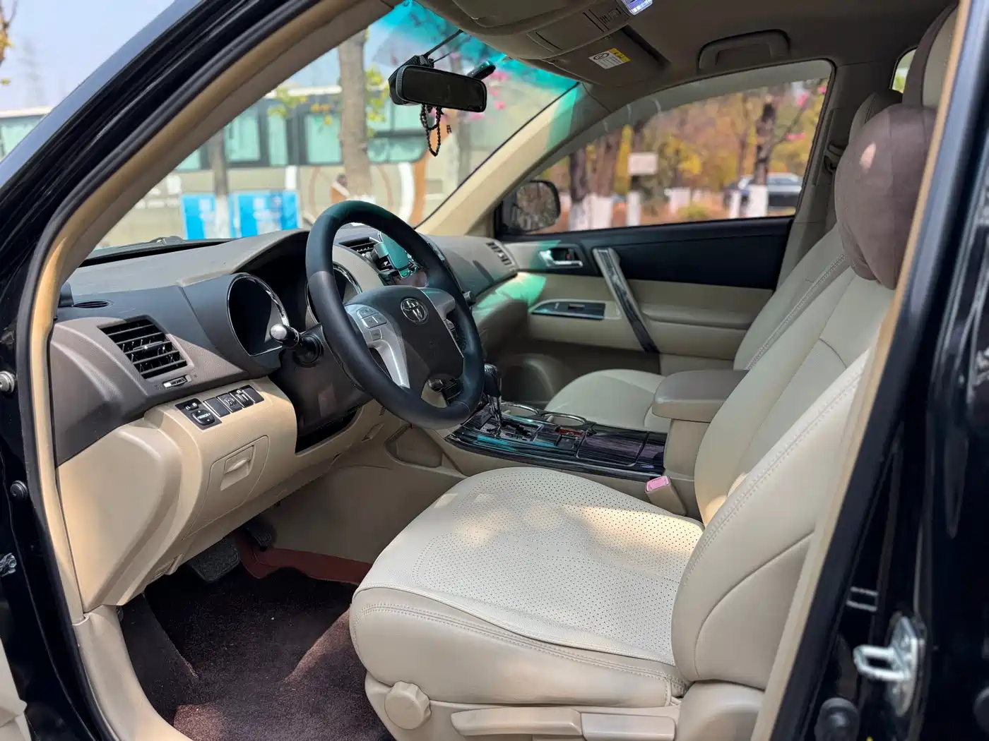 Toyota Highlander 2012 2.7L 2WD 7-Seat Elite фото 7