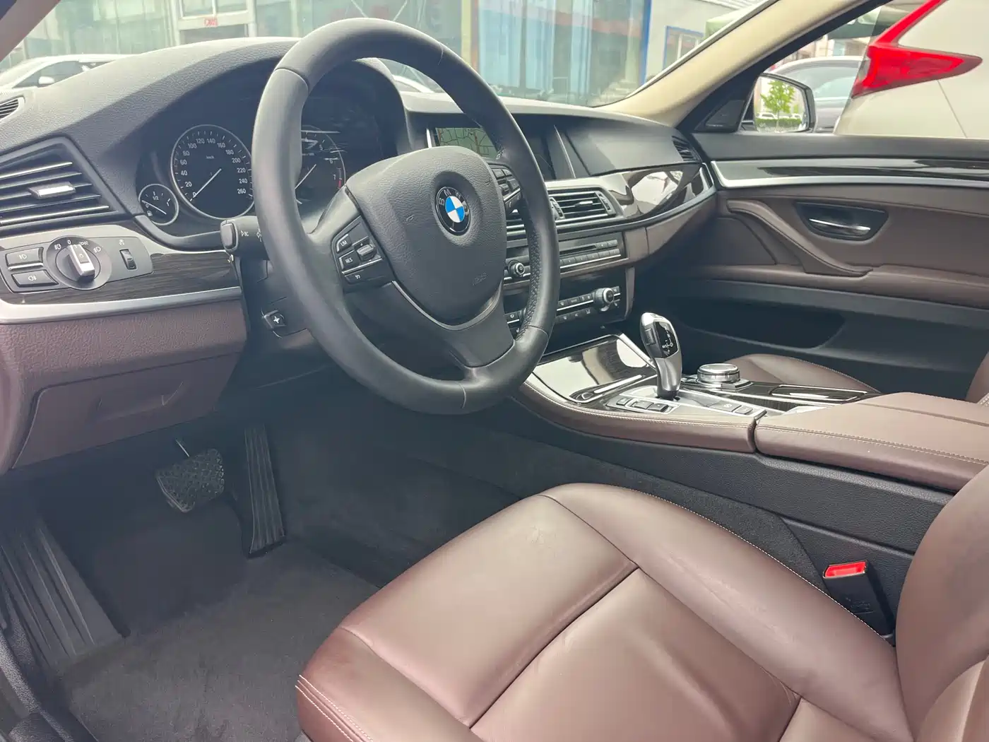 BMW 5 Series 2014 528Li Luxury Design Package фото 4