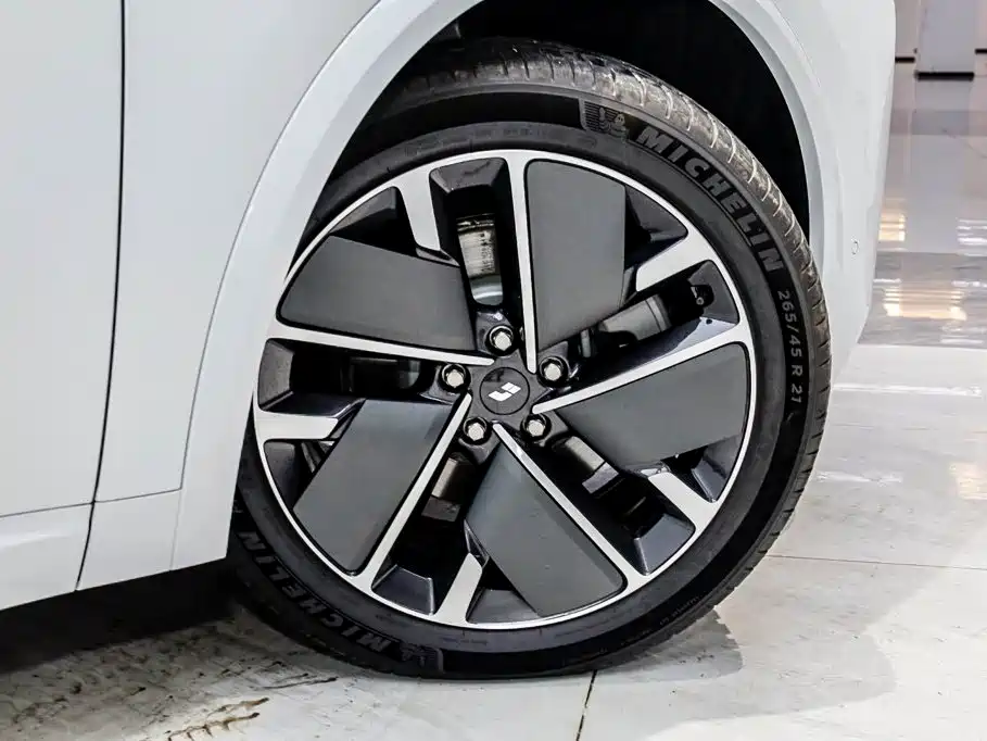 Li Auto Li L8 2026 2025 Max Smart Renewal Edition