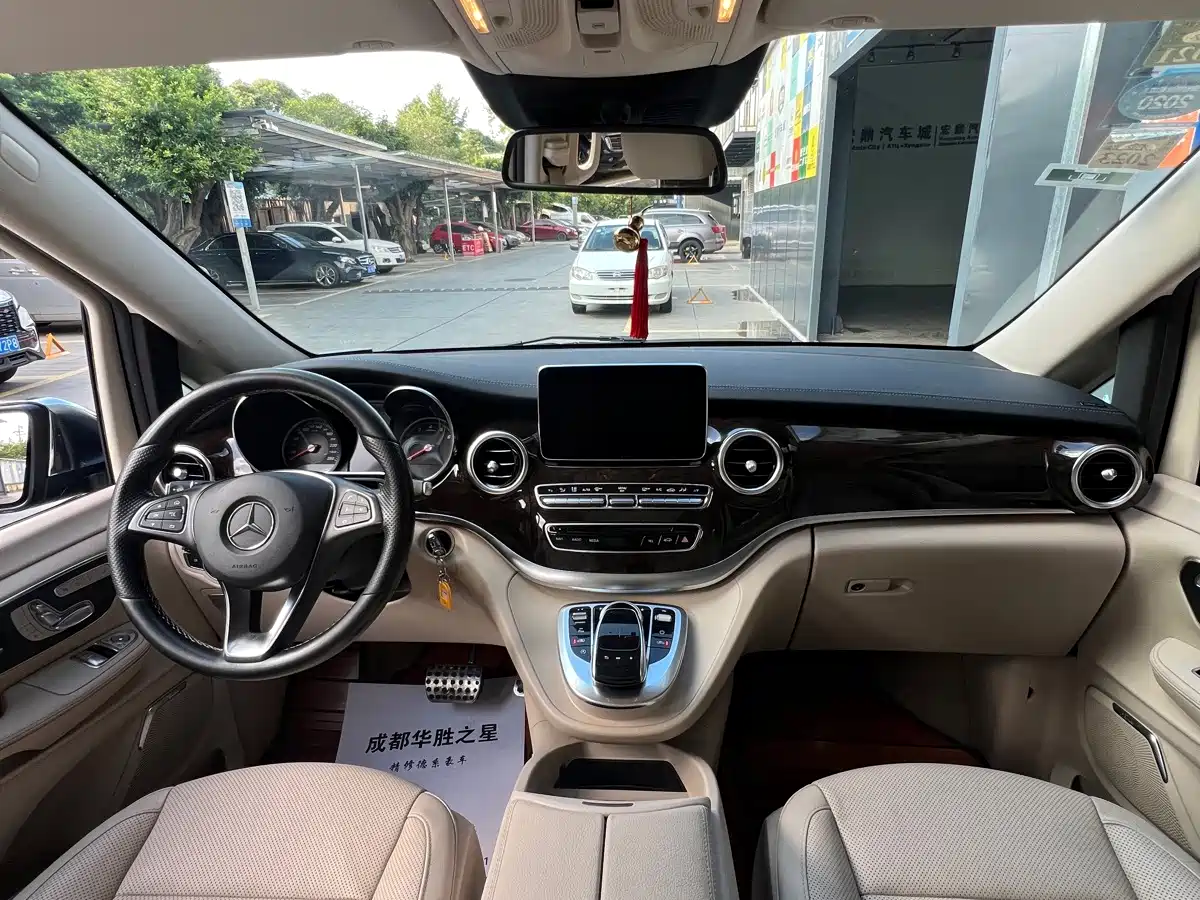 Mercedes-Benz V-Class 2017 2017 Model V 260 L Premium Extended Edition
